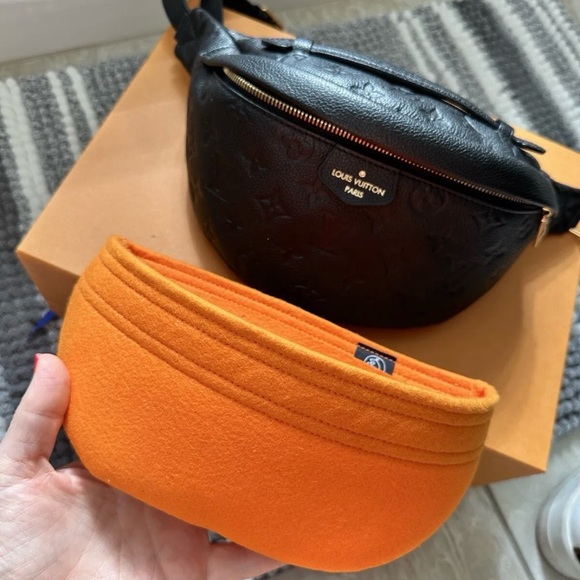Louis Vuitton Bumbag 2022 Empreinte Noir LIKE NEW - Picture 3 of 10